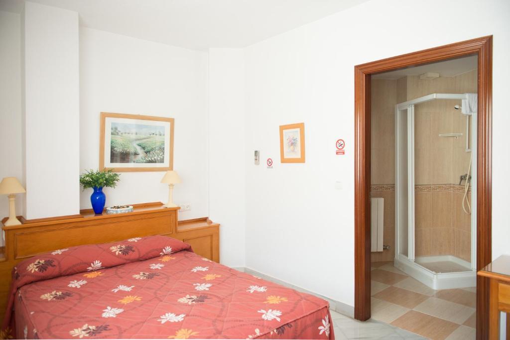 Hostal Camino Real Гранада Стая снимка